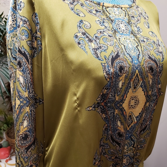 Women's Apt 9 Pullover Blouse With Unique Symmetrical Design, Size L - Picture 3 of 12